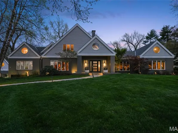 2 Lindworth Dr, Saint Louis, MO 63124