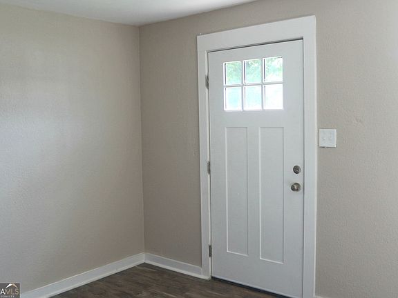 5th image of 187 Henderson St