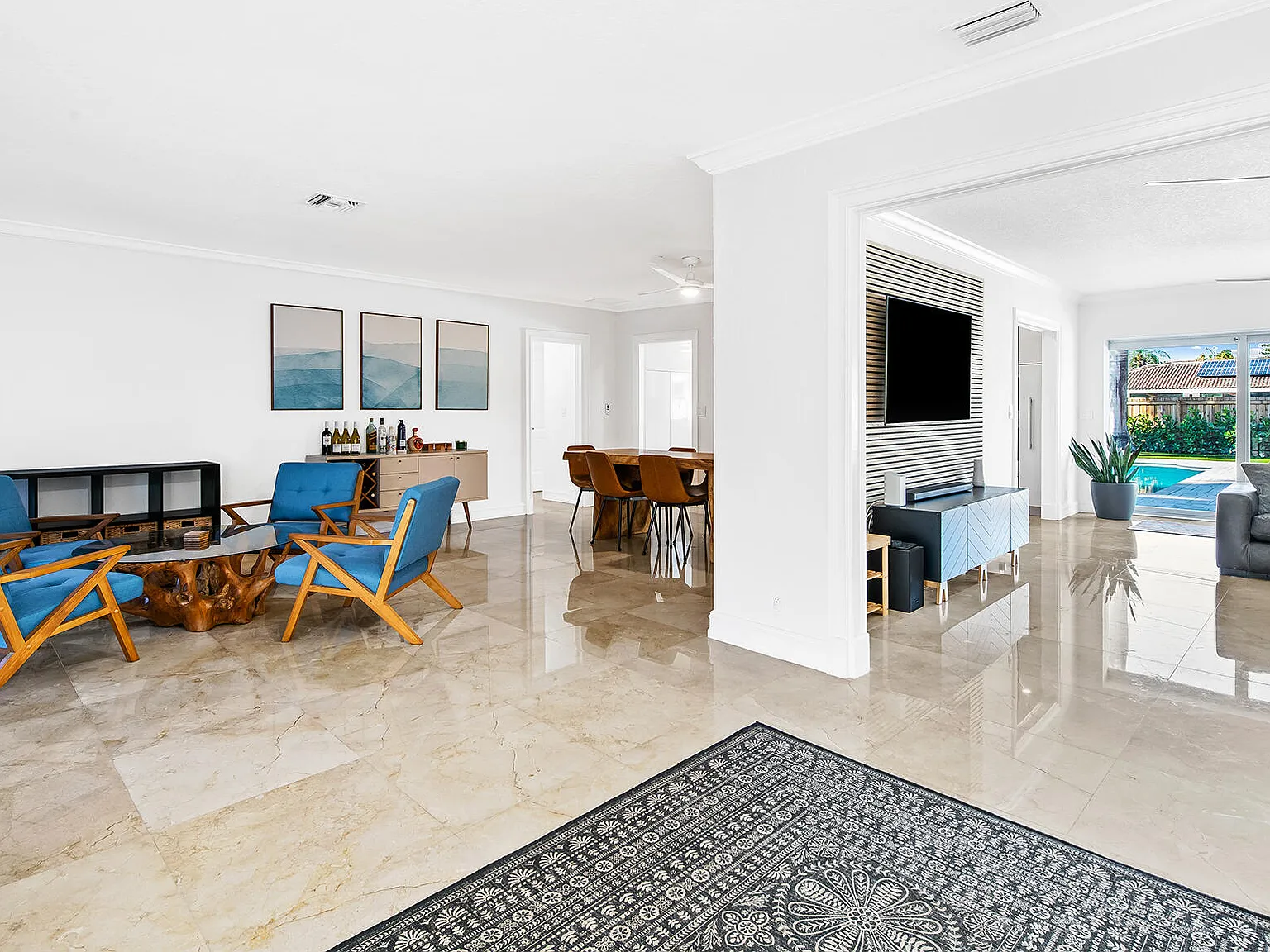 3 bed, 2.0 bath, 2031 sqft, $7,250 — Photo 1