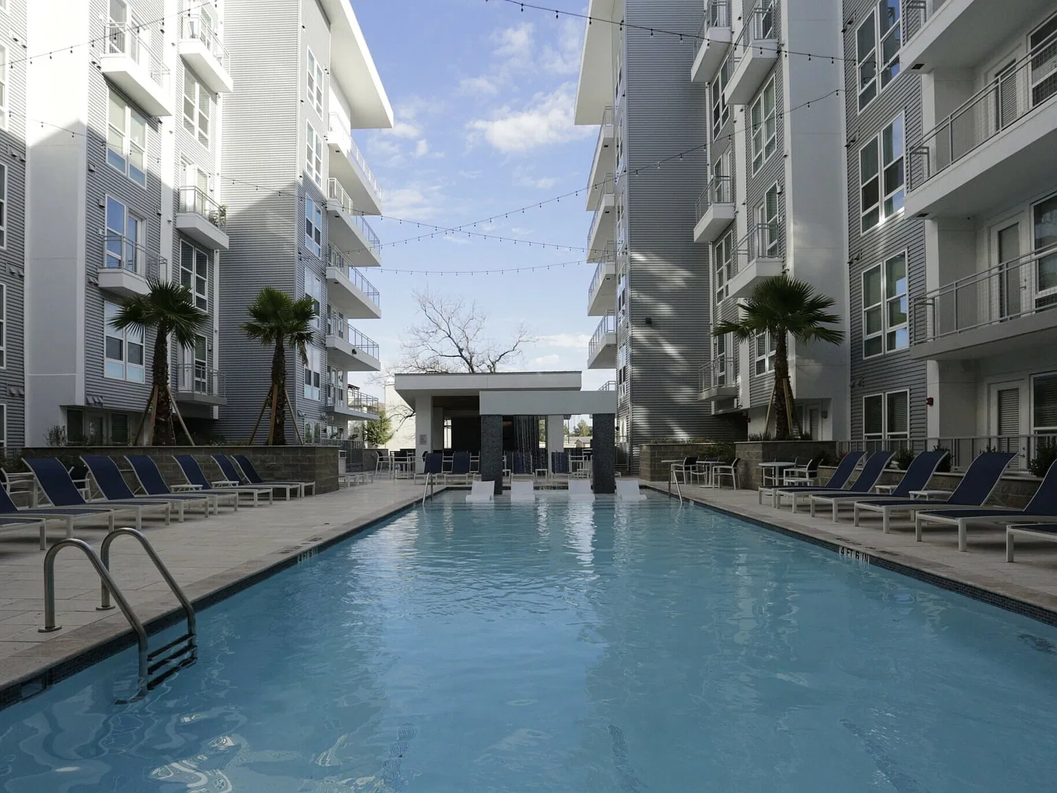 Azure — Photo 3