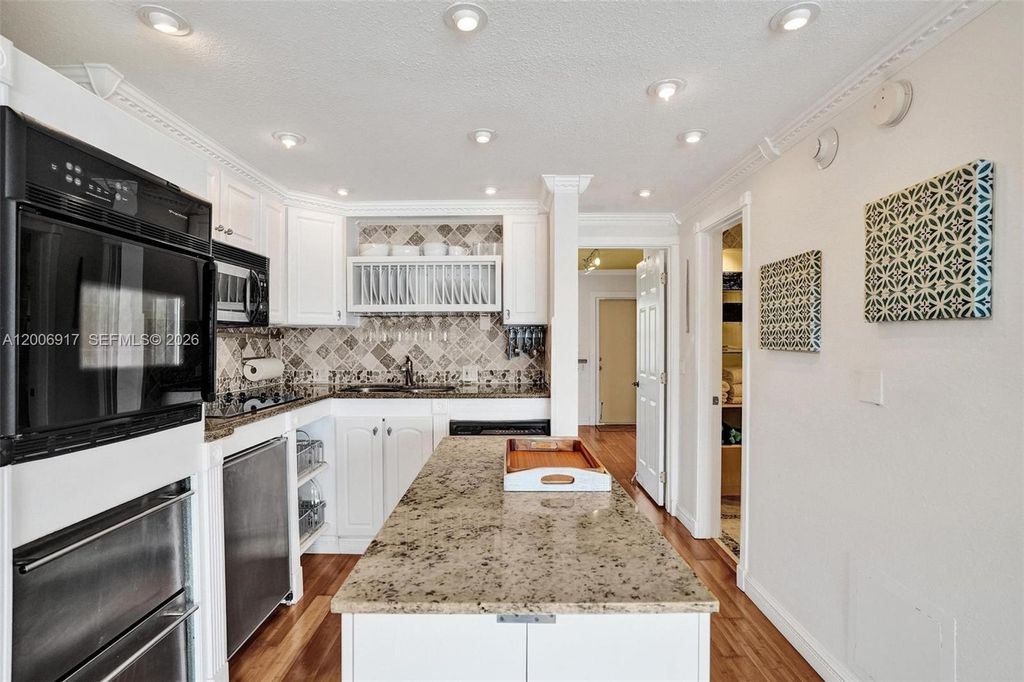 1105 S Riverside Dr APT 107, photo 8