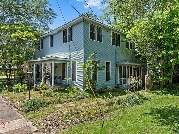 3rd image of 107 W Clarksville St