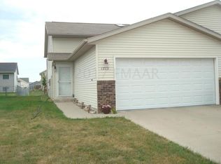 1713 50th St S, Fargo, ND 58103