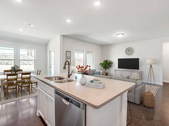 5th image of 3408 Riverlawn Dr