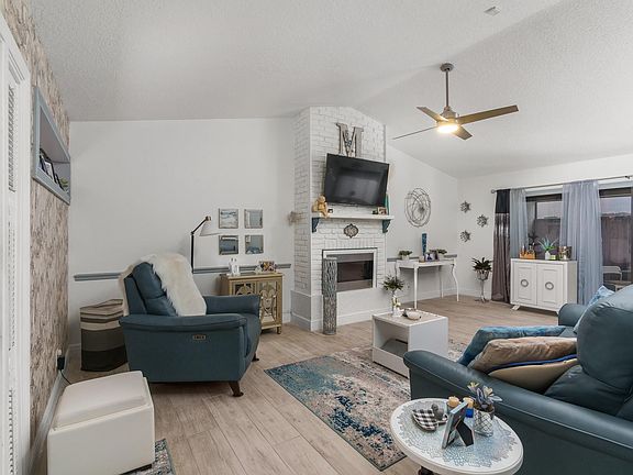 4th image of 108 Chelsea Lane #108