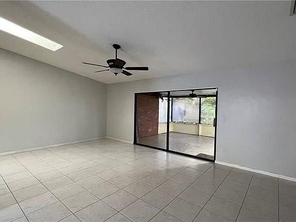 3rd image of 14 Flint Way #14