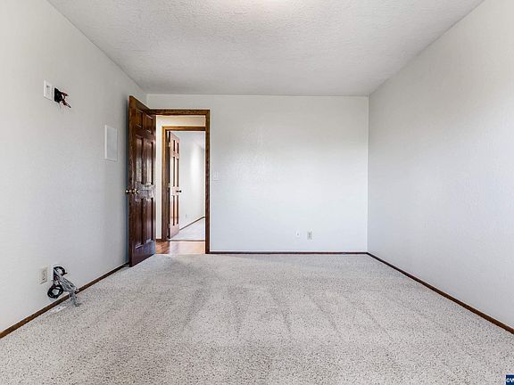 5th image of 1035 Parklawn Ct NE