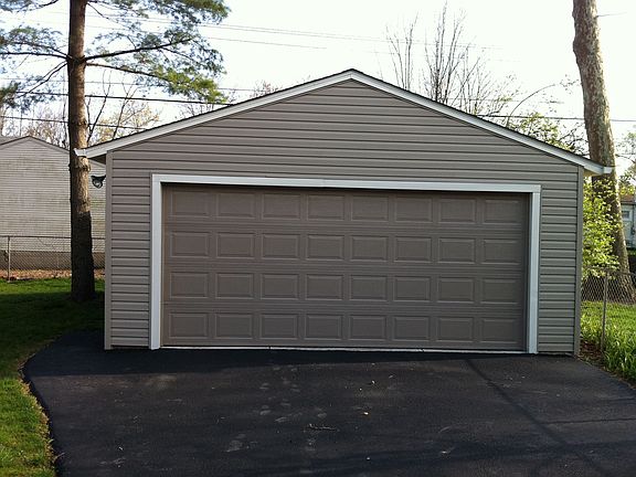 Detached Garage