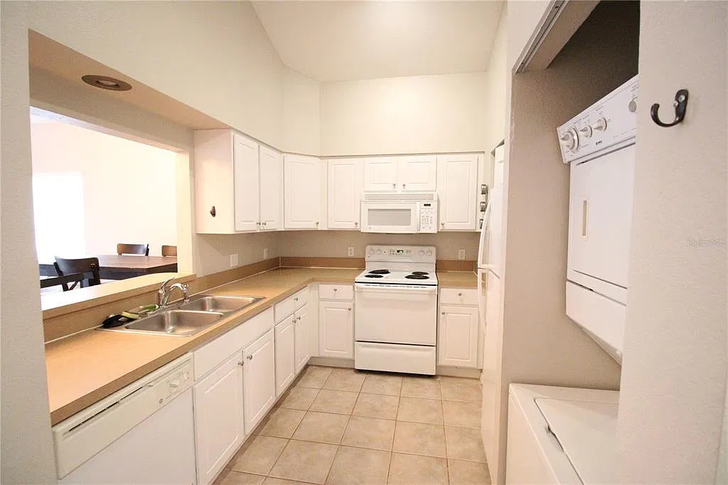 2 bed, 2.0 bath, 1111 sqft, $1,900 — Photo 4