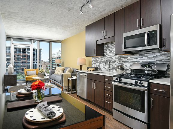 Gateway West Loop Open Kitchen