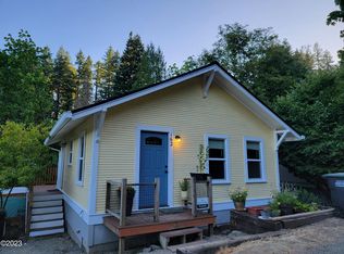 162 NE 6th St, Toledo, OR