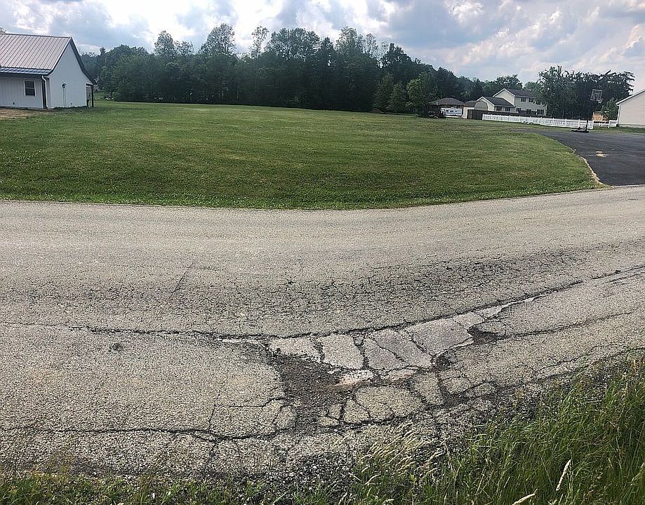 2nd image of 526 Ceylon Rd