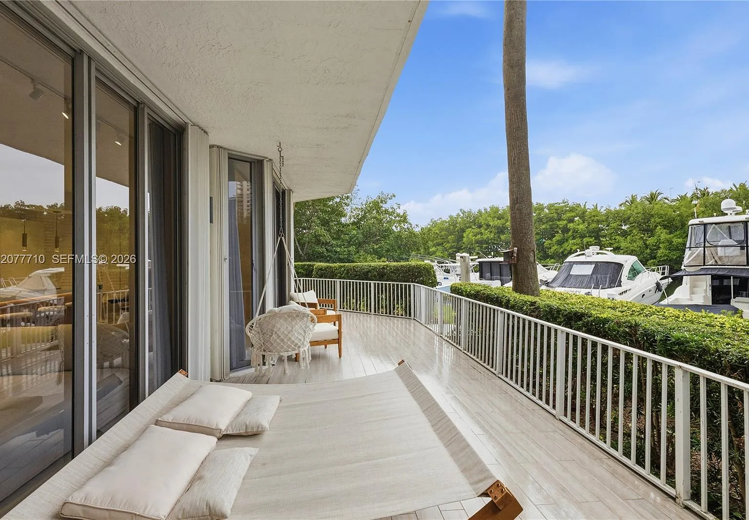 3500 Mystic Pointe Dr — Photo 4