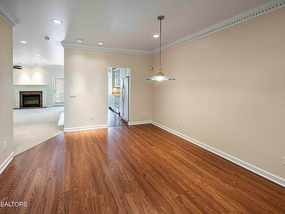 3rd image of 8512 Oxford Dr