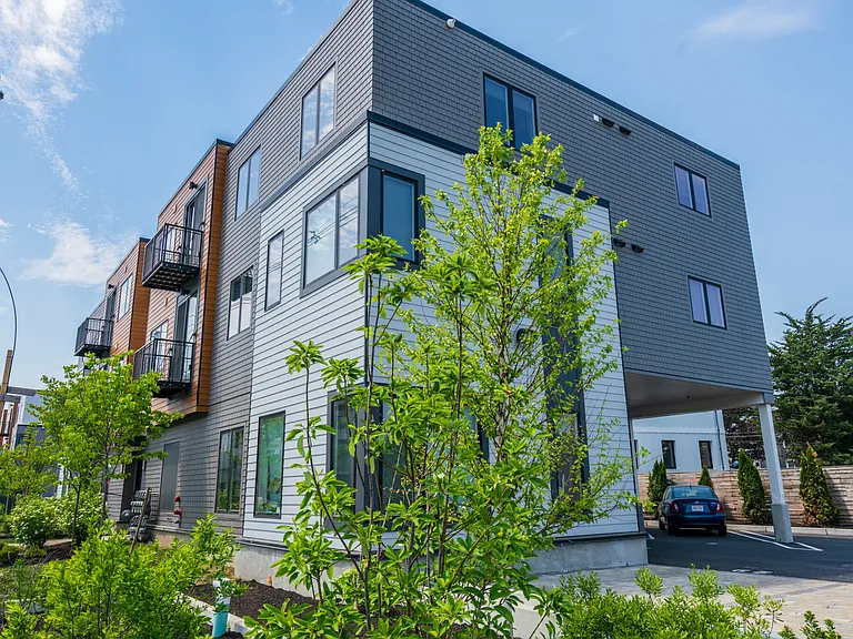 345 Pleasant St #1 — Photo 7