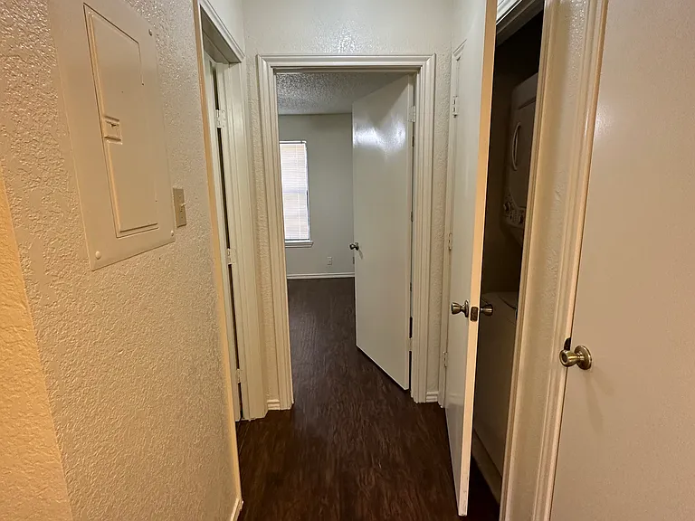 924 W Chestnut St #3 — Photo 6