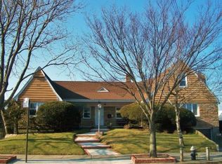 521 Beach 126th St, Far Rockaway, NY 11694
