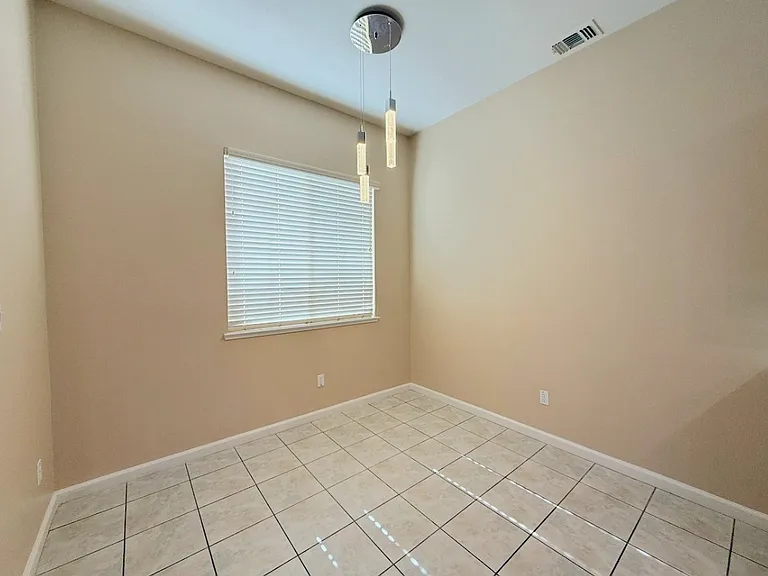 405 Hearst Dr — Photo 6