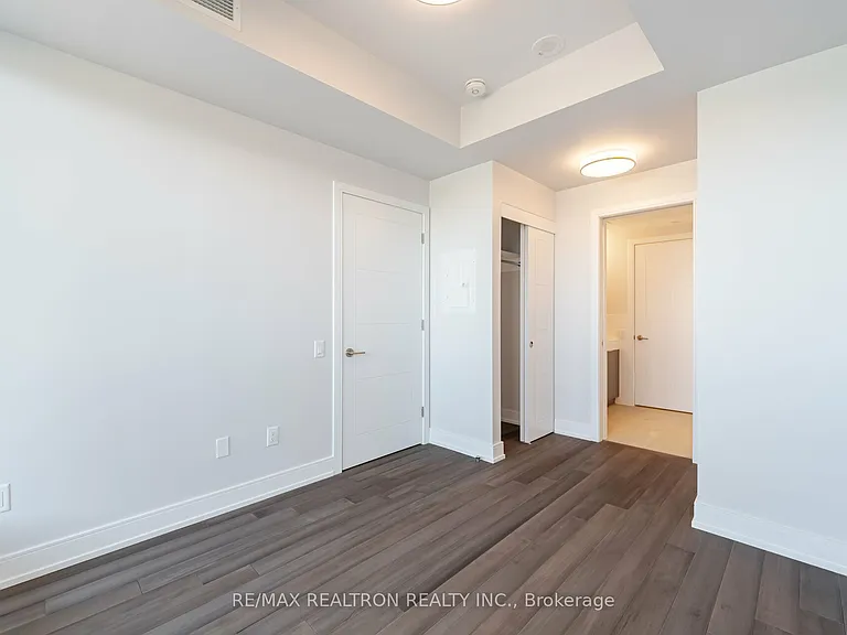 2525 Bathurst St #811 — Photo 4