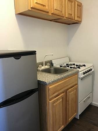 2nd image of 8886 26th Ave #2