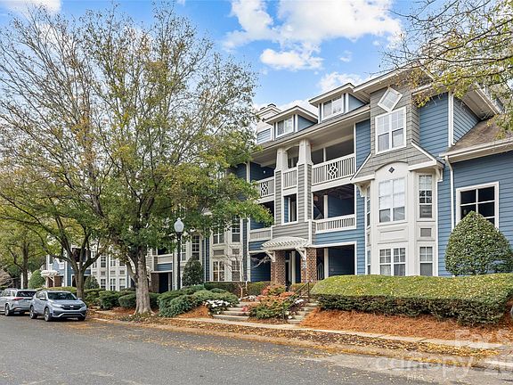 3rd image of 2210 Sumner Green Ave APT M