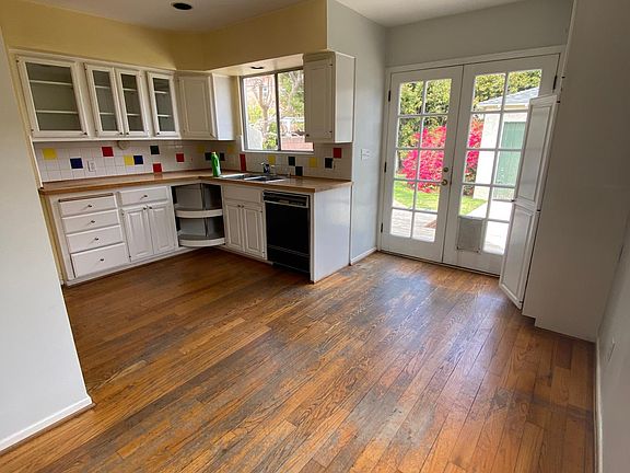 3rd image of 4164 Lincoln Ave