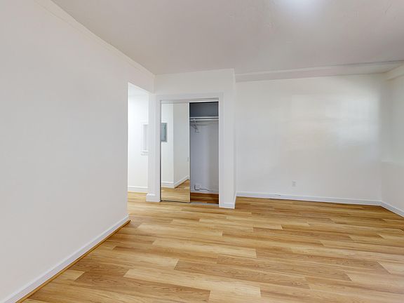4th image of 1900 Washington St #1