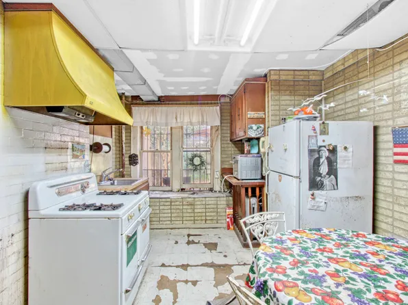 426 Mac Donough Street image 27 of 55