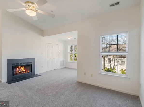 604 Moonglow Rd APT 301, Odenton, MD 21113