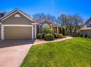 517 SW Stacey Dr, Lees Summit, MO 64082