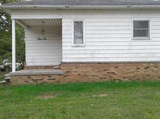 410 E 5th St, West Frankfort, IL 62896