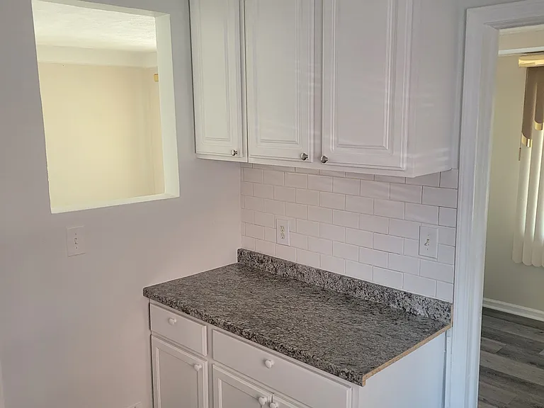 19420 Huntington Rd — Photo 8