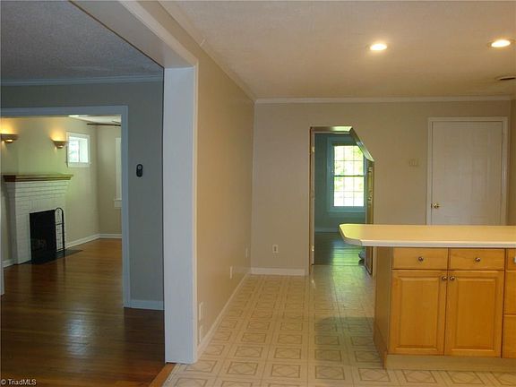 4th image of 7311 Shadyside Dr