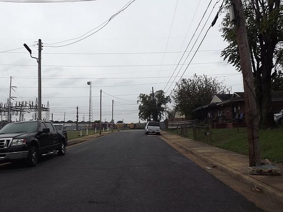 4th image of 1517 Ellington St