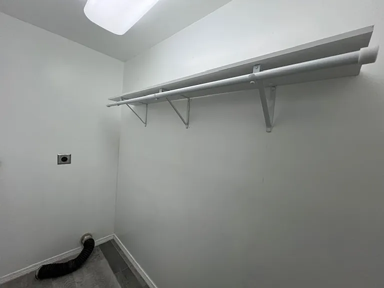 8527 Michigan Ave — Photo 12