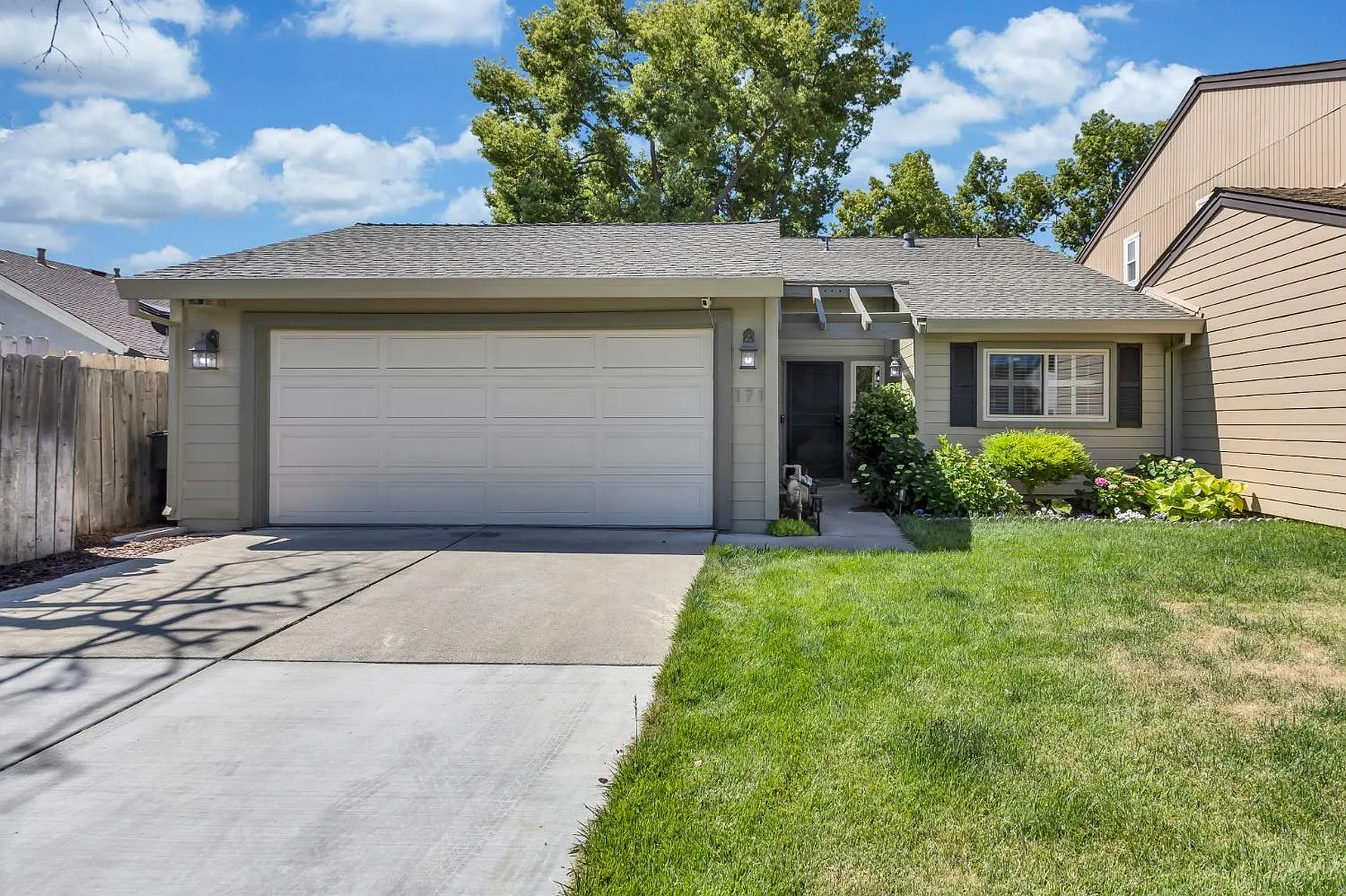 171 Saginaw Cir photo 1