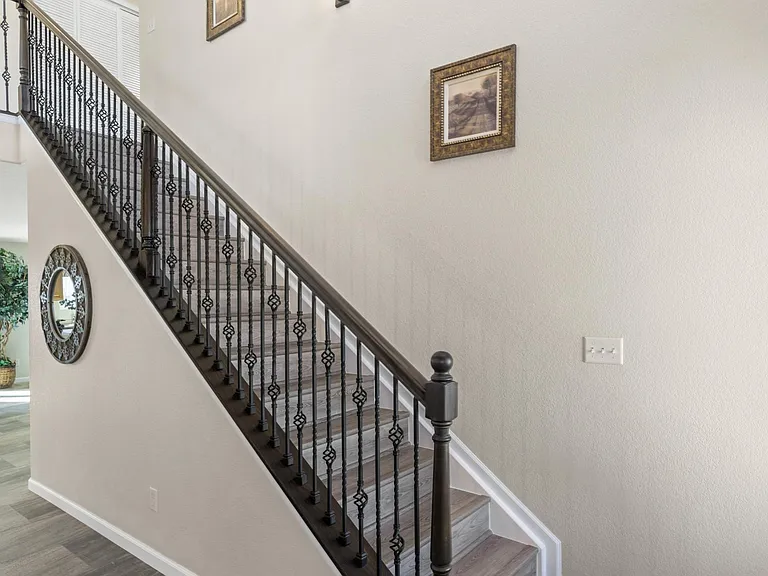1657 Falcon Ridge Dr — Photo 6