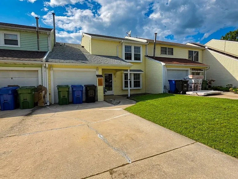 29 Fomalhaut Ave — Photo 2