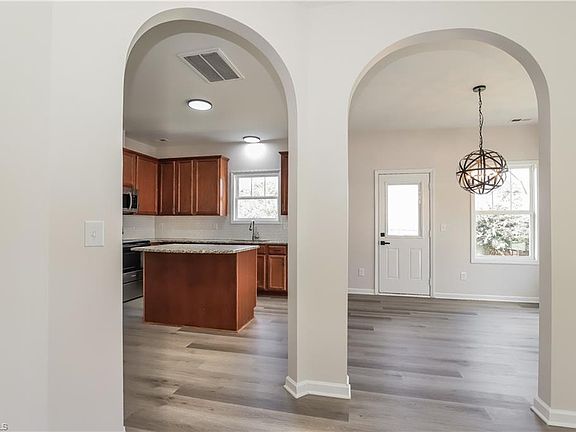 4th image of 719 Blue Lake Dr