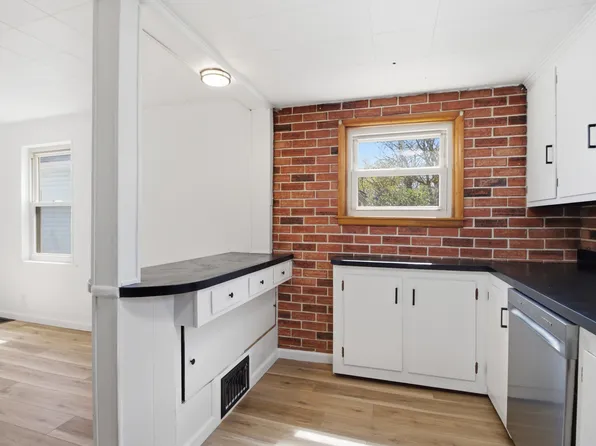 975 Washburn St, Clarksburg, WV 26301