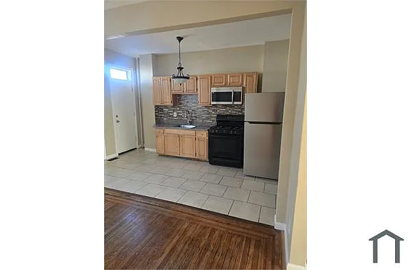 Building Photo - 4028 W Cold Spring Ln