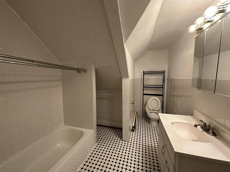 443 Hope St #4 — Photo 5