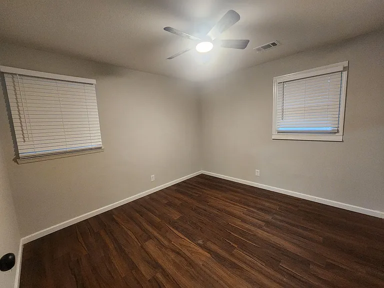 2939 Gleason Ave — Photo 12