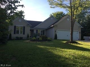 9571 Venus Dr, Chardon, OH 44024