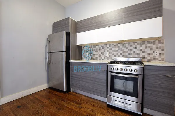 Rented by null | media 27