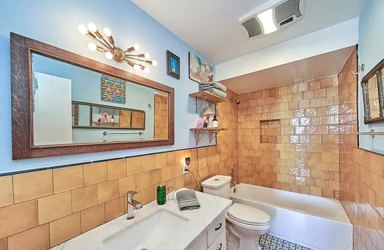 320 S Ardmore Ave #310 — Photo 9