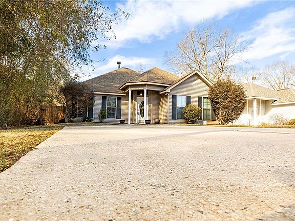 3rd image of 66353 Markham Dr