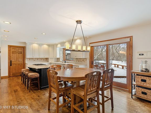 5th image of 940 Burridge Ct