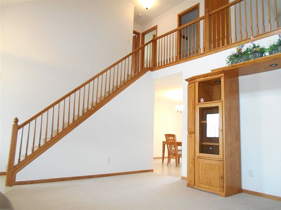 4th image of 618 Gershwin Ln