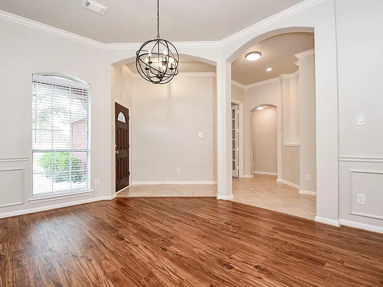 802 Childers Ct — Photo 12